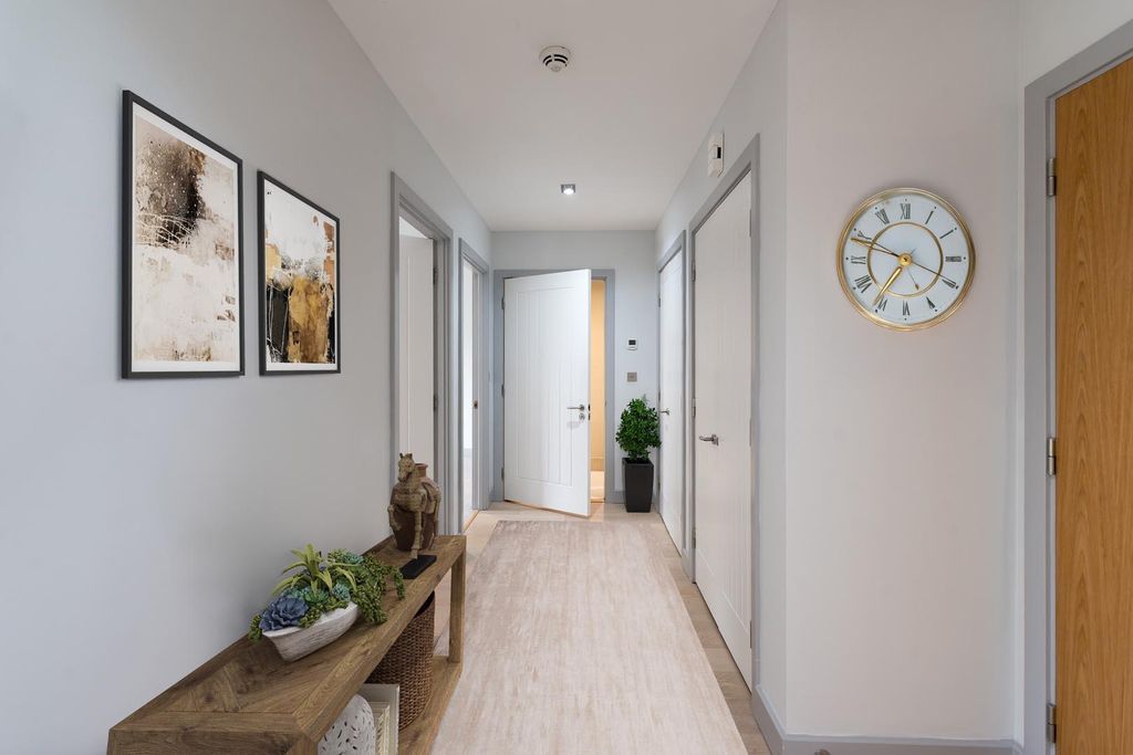 Property photo 3 of 10 Apt14-Hallway-Vs.Jpg