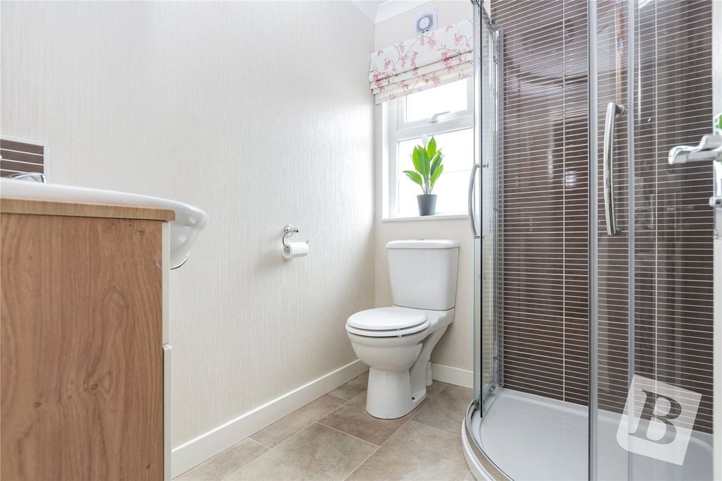 Property photo 3 of 28 En-Suite