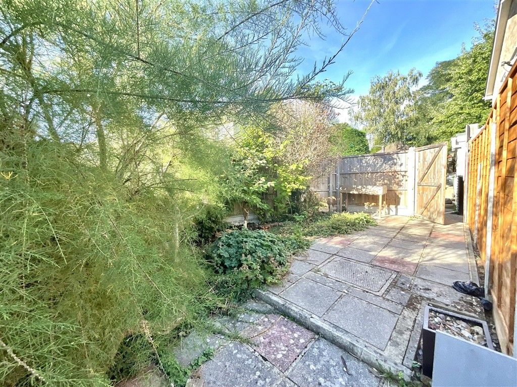 Property photo 2 of 8 Garden