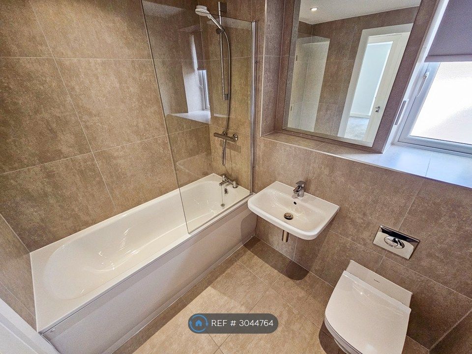 Property photo 3 of 8 Bathroom