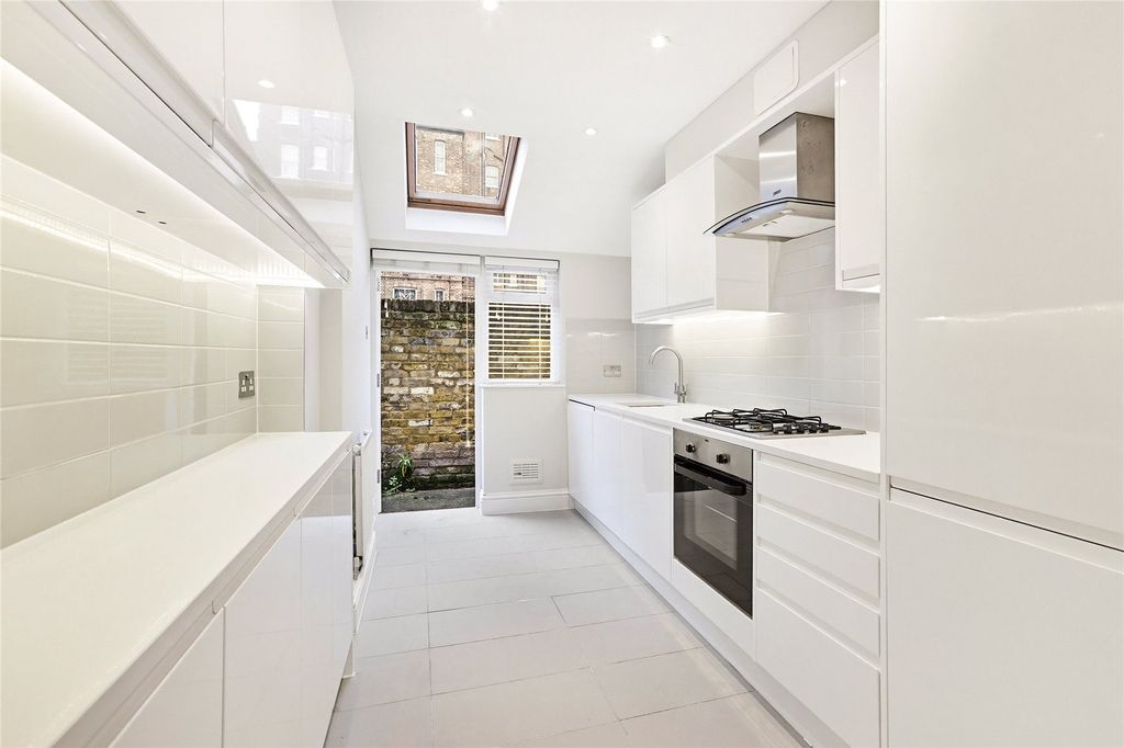 Property photo 2 of 7