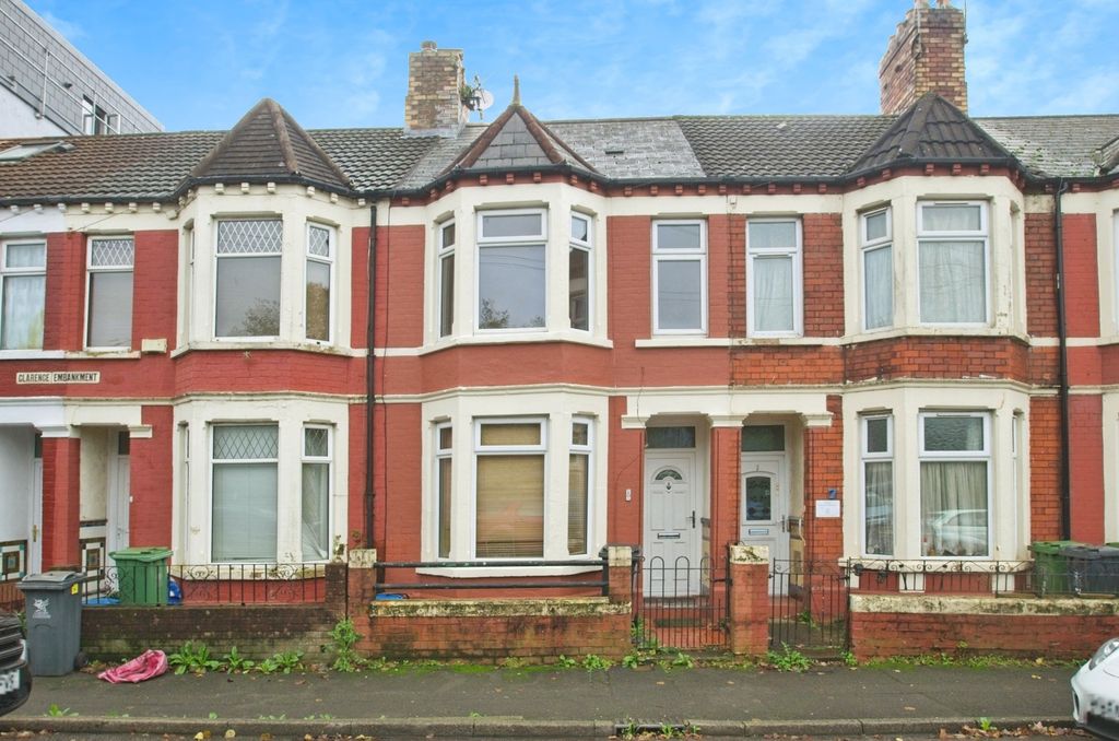 Property photo 1 of 17 House