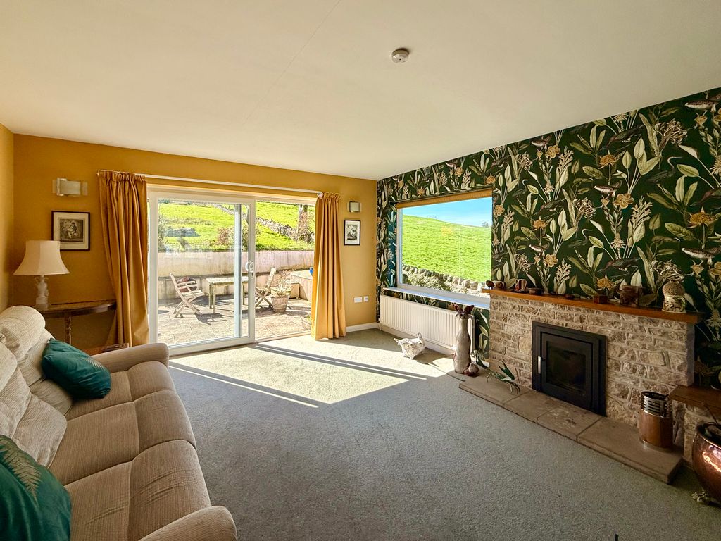 Property photo 3 of 14 Sitting Room