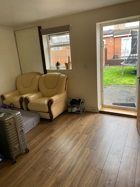 Property photo 1 of 5 1 Bed Flat On West Way