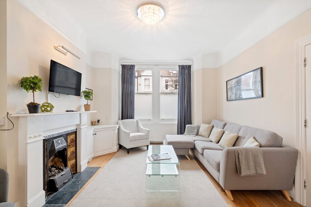 Property photo 1 of 12