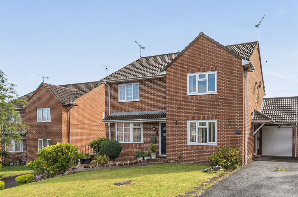 Property photo 1 of 8 16A2814B2d05A71472837512