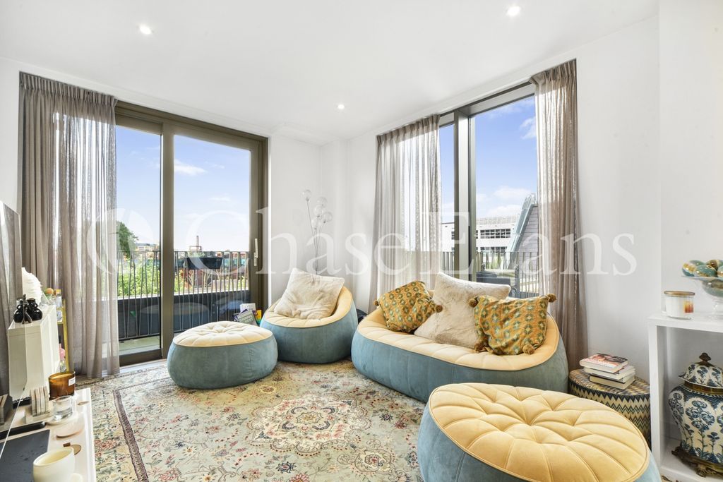 Property photo 3 of 14 Living Area