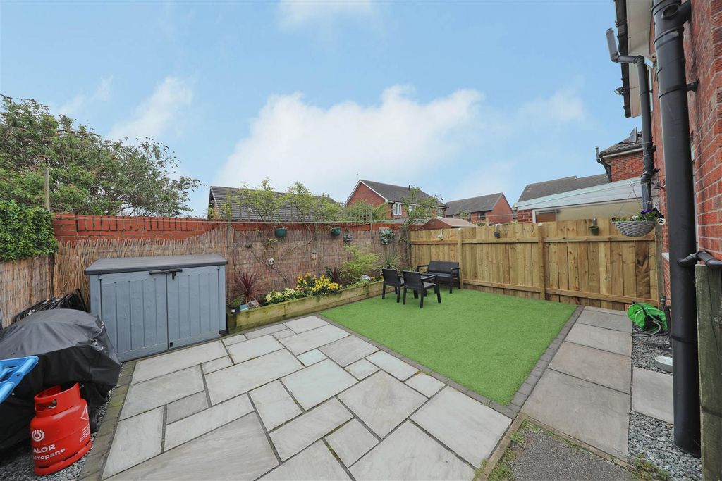 Property photo 3 of 13 Outside