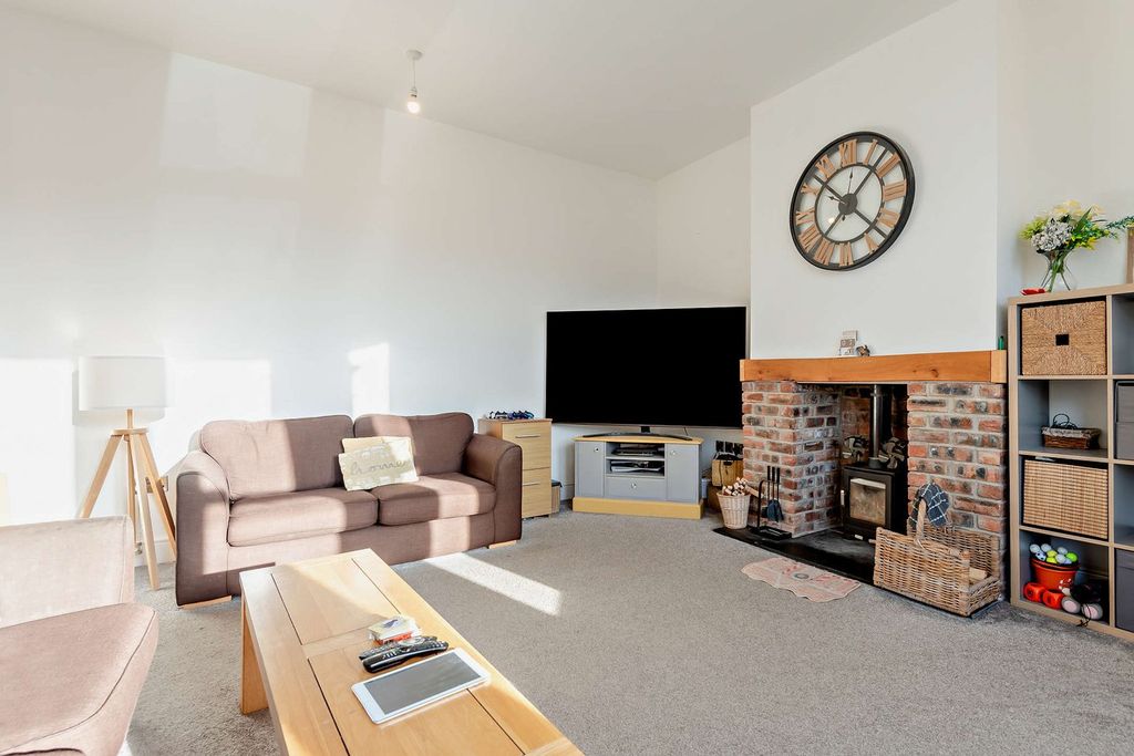 Property photo 3 of 40