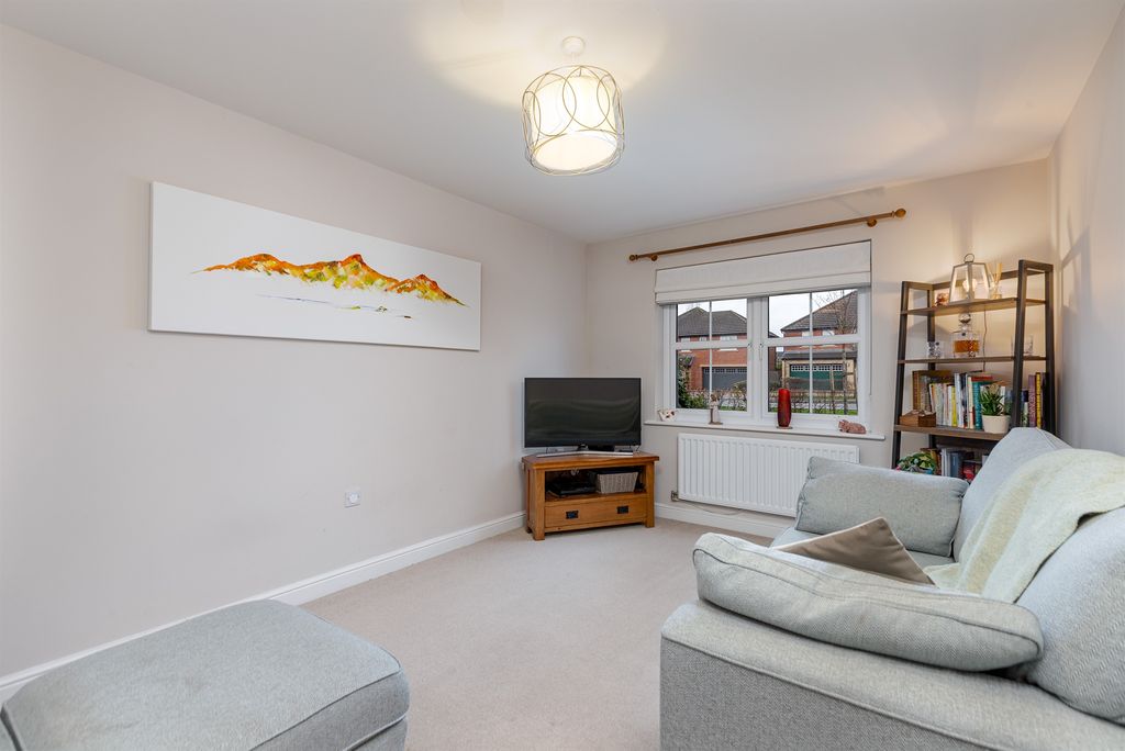 Property photo 2 of 11