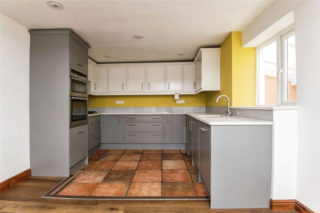Property photo 3 of 13 Kitchen