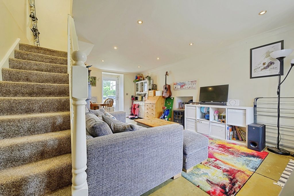 Property photo 3 of 22 Pbox-Img.Jpg