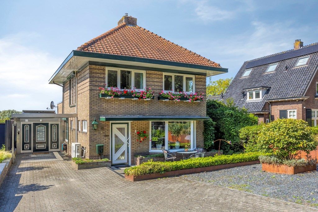 Property photo 2 of 62