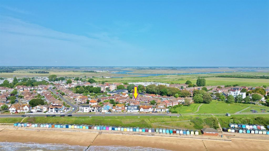 Property photo 2 of 26 Outside - Front