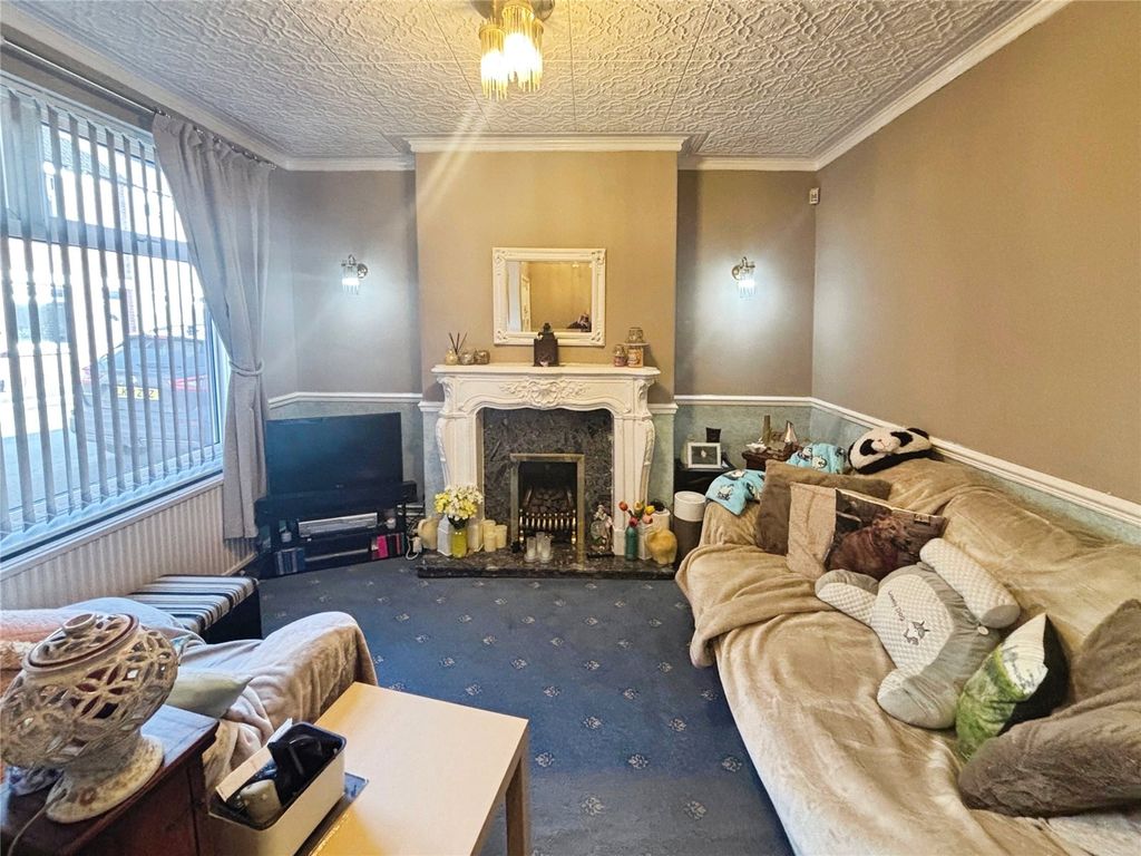 Property photo 2 of 10 Lounge