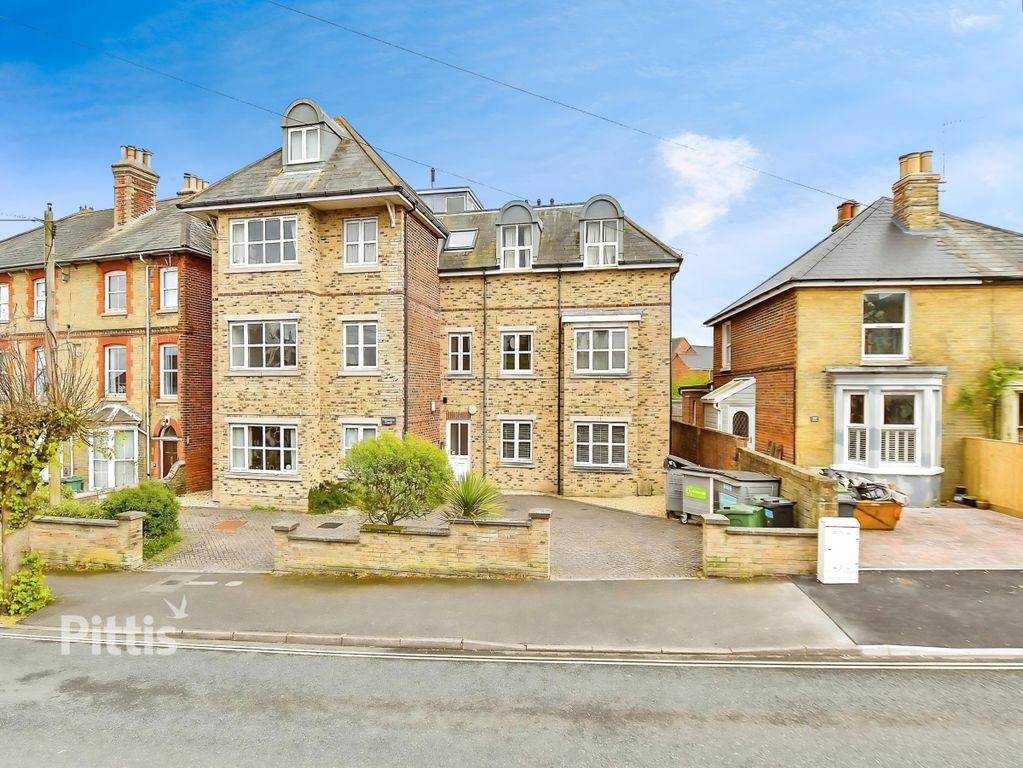 Property photo 1 of 6