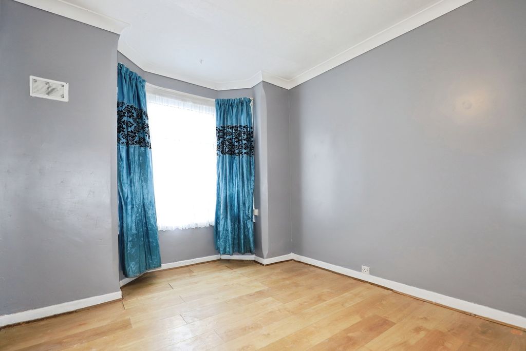 Property photo 3 of 18 Pbox-Img.Jpg