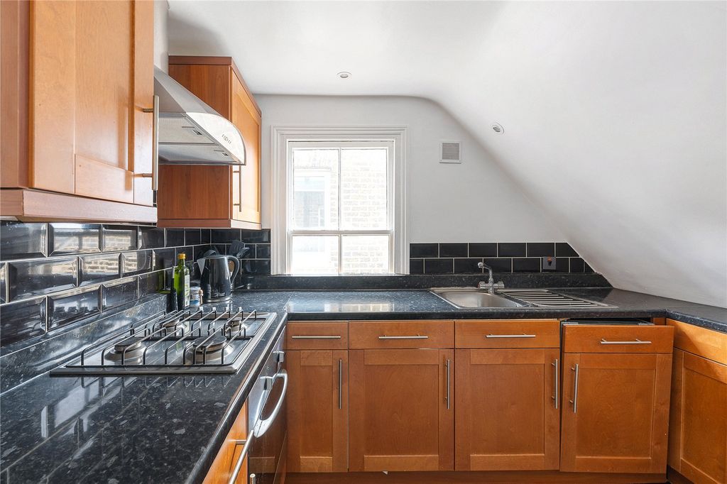 Property photo 3 of 21 Picture No. 15