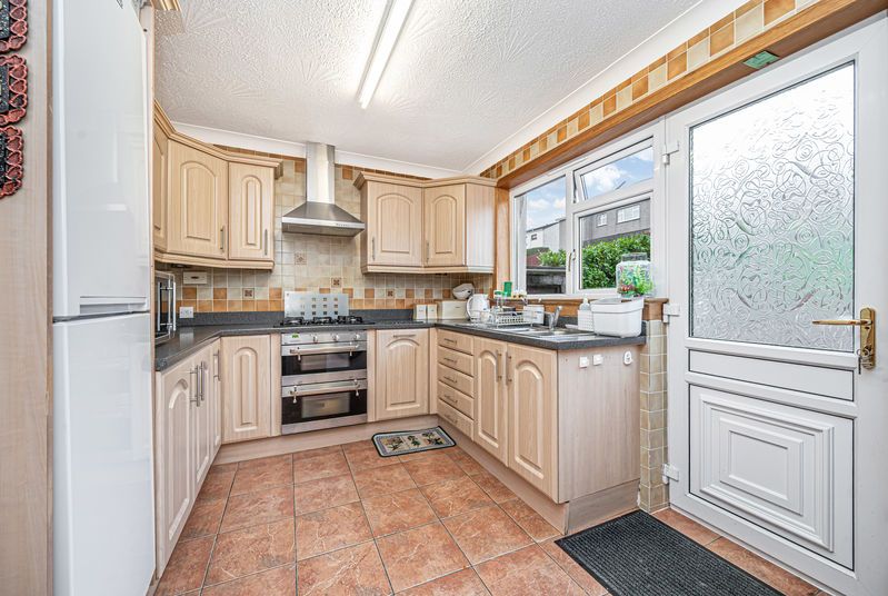 Property photo 2 of 23 Kitchen