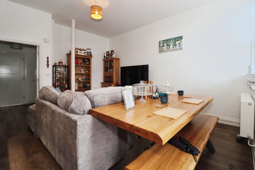 Property photo 3 of 16 Pbox-Img.Jpg