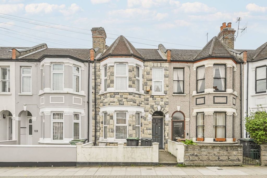 Property photo 1 of 2