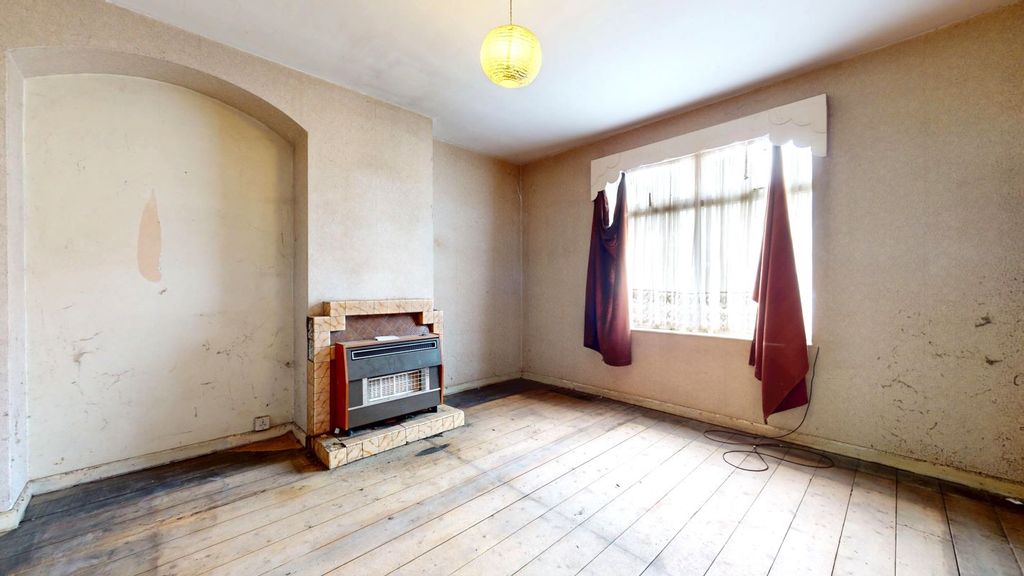 Property photo 2 of 9