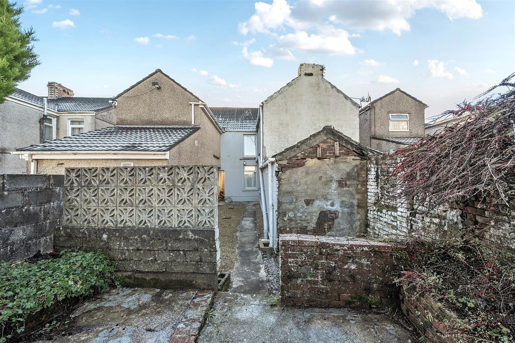 Property photo 3 of 22 1383613-3-692068Ba2Cac2.Jpg