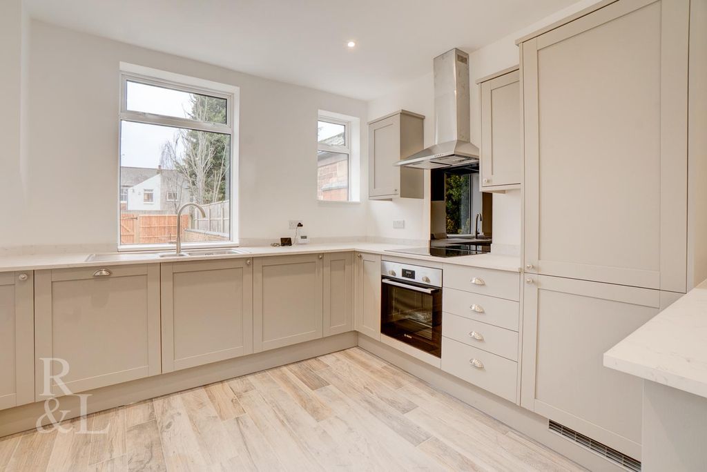 Property photo 3 of 24 Batched  (15).Jpg