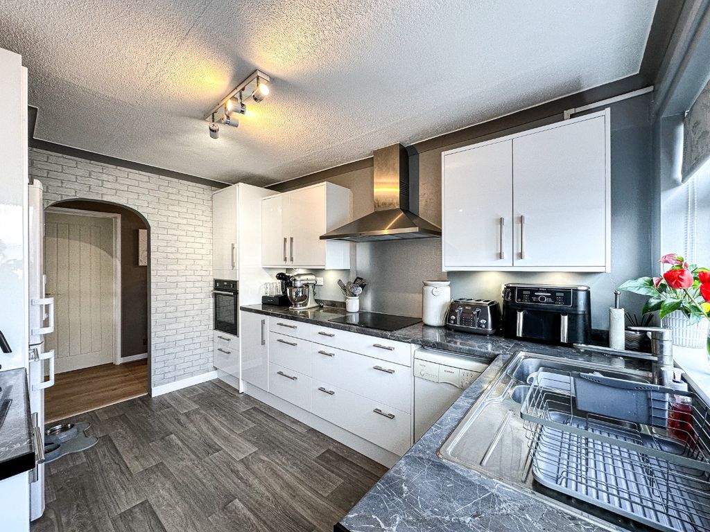 Property photo 3 of 21 43818012