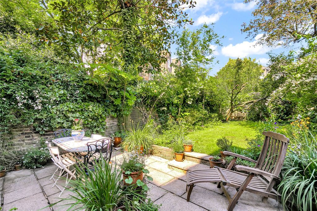 Property photo 1 of 34 Garden