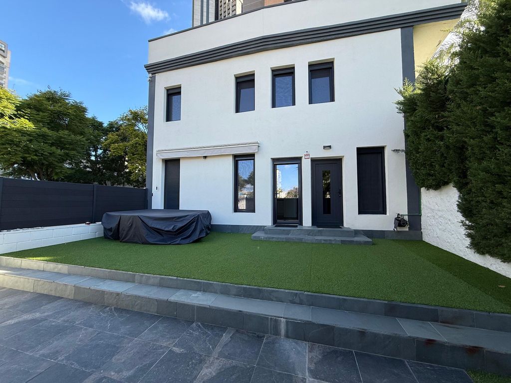 Property photo 1 of 20