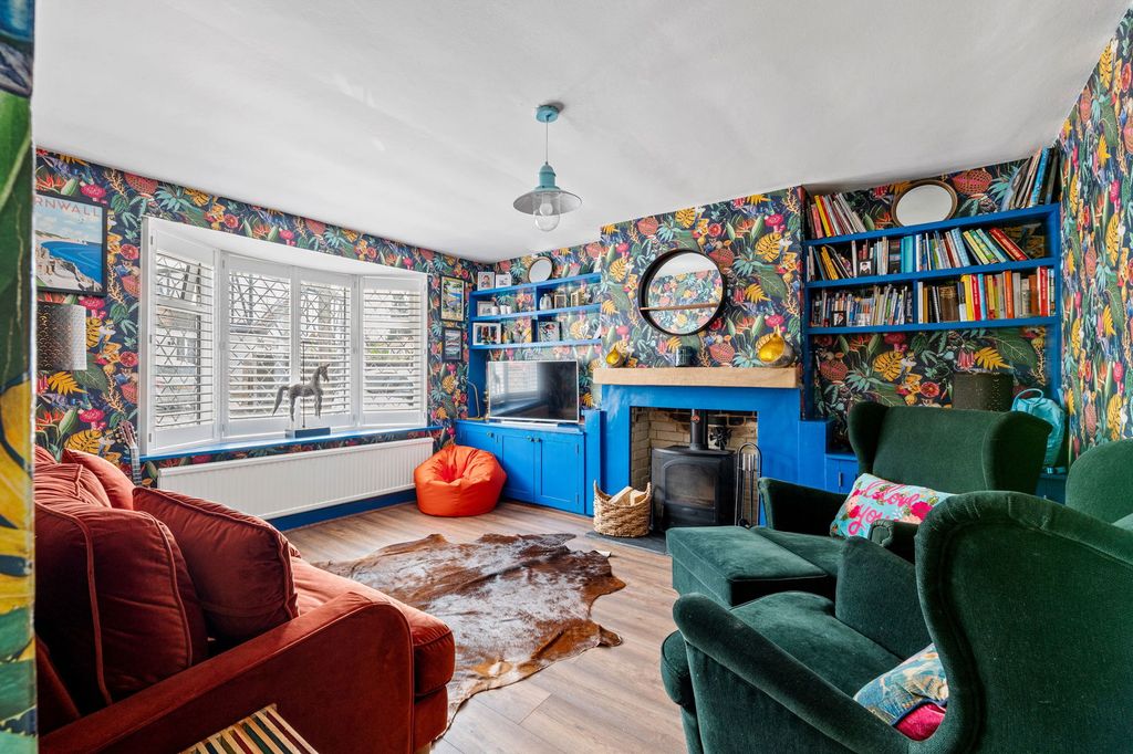 Property photo 2 of 16