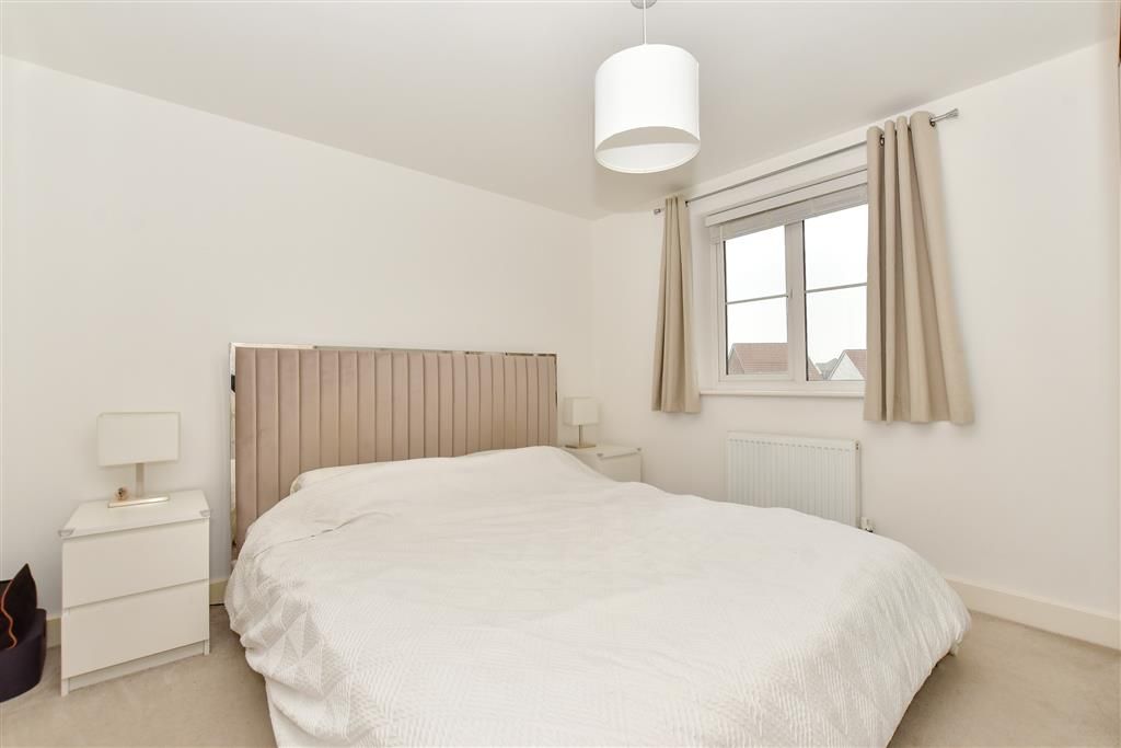 Property photo 1 of 8 Bedroom 1