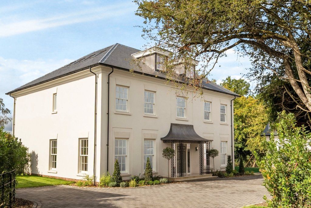 Property photo 1 of 17 Breamore