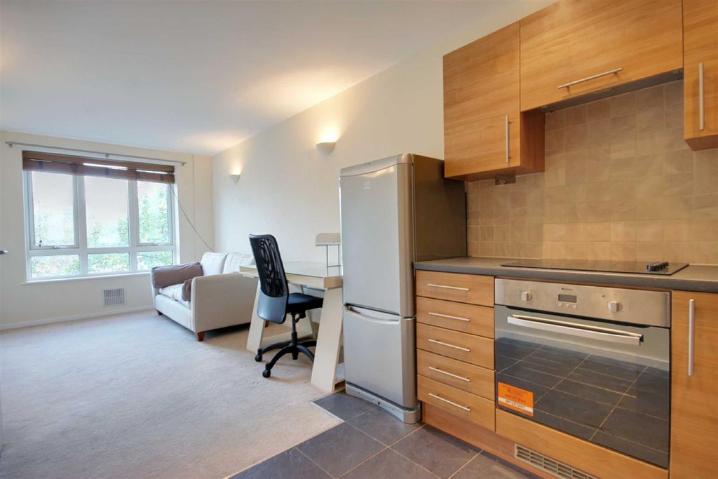 Property photo 3 of 8