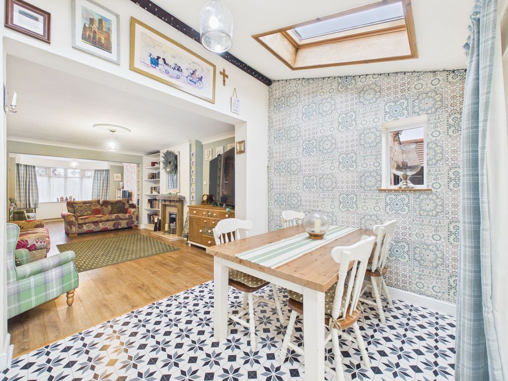Property photo 3 of 21 Dining Area