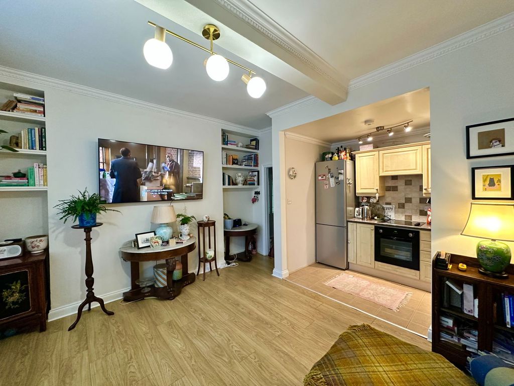 Property photo 3 of 11