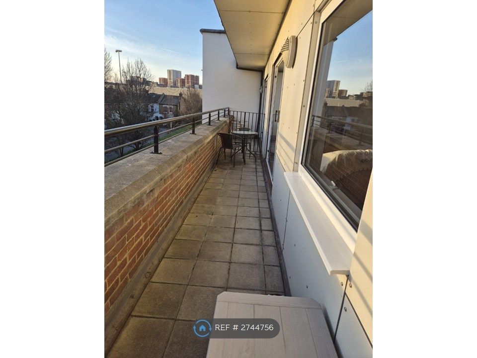 Property photo 3 of 10 Balcony