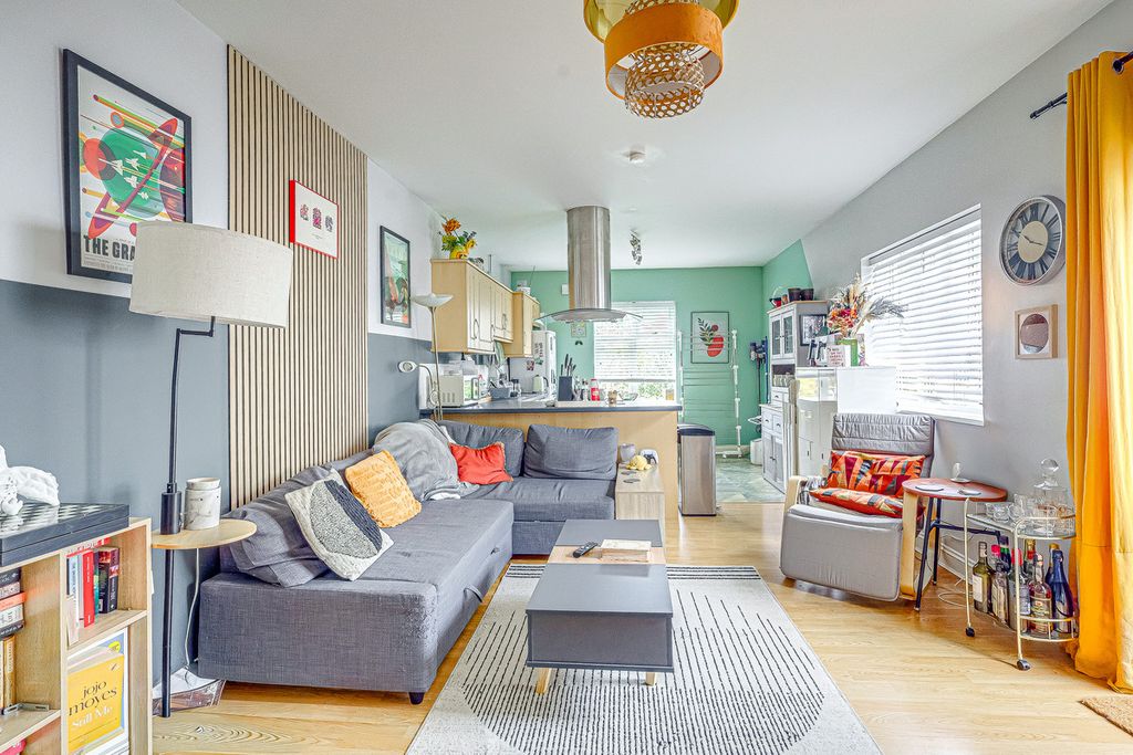 Property photo 2 of 10