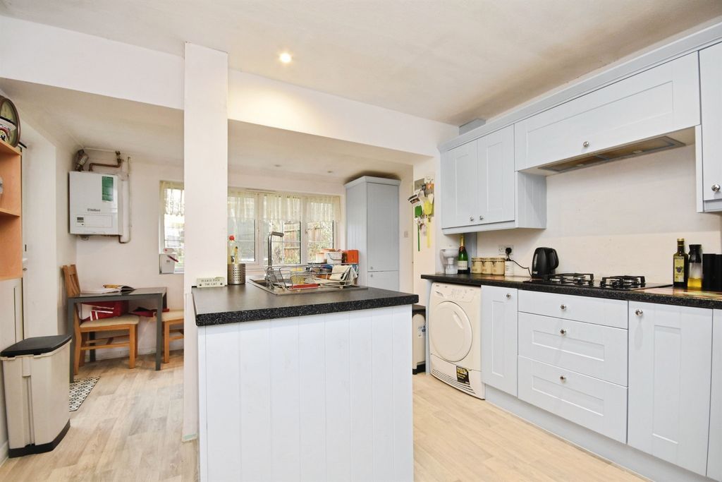 Property photo 3 of 16