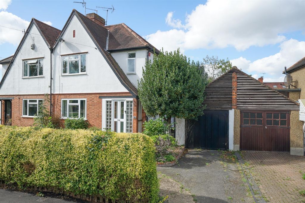 Property photo 1 of 18 10-Tavistock-Avenue-1001.Jpg