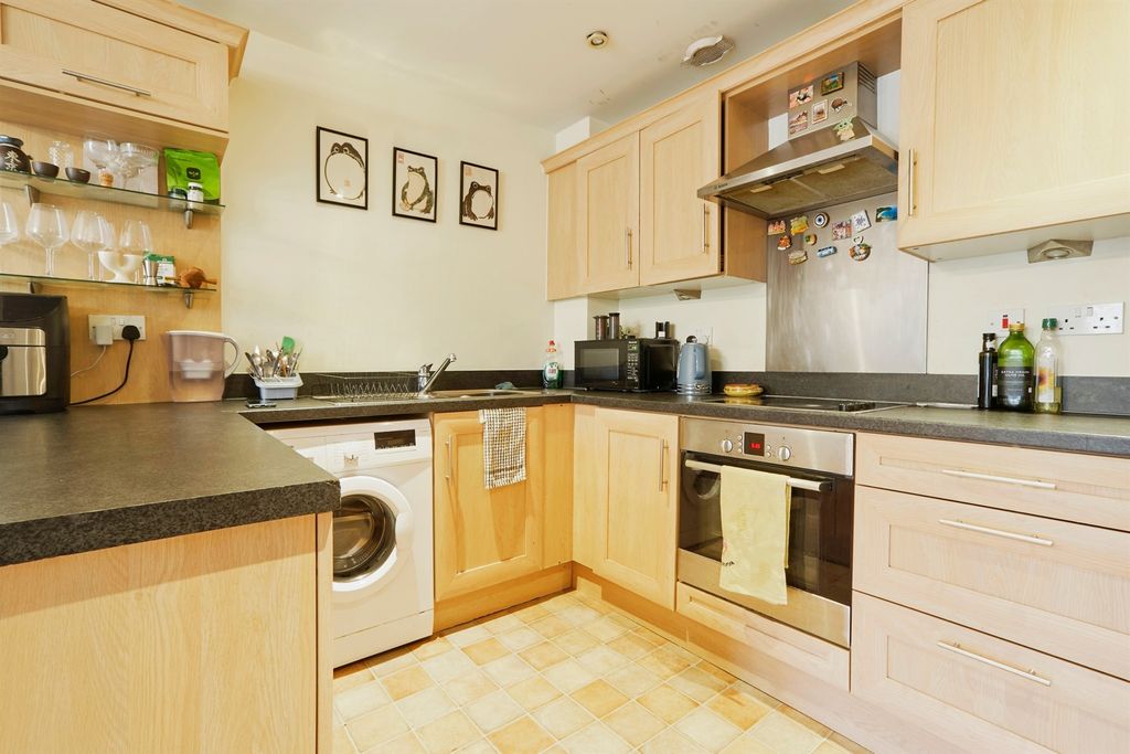Property photo 2 of 11
