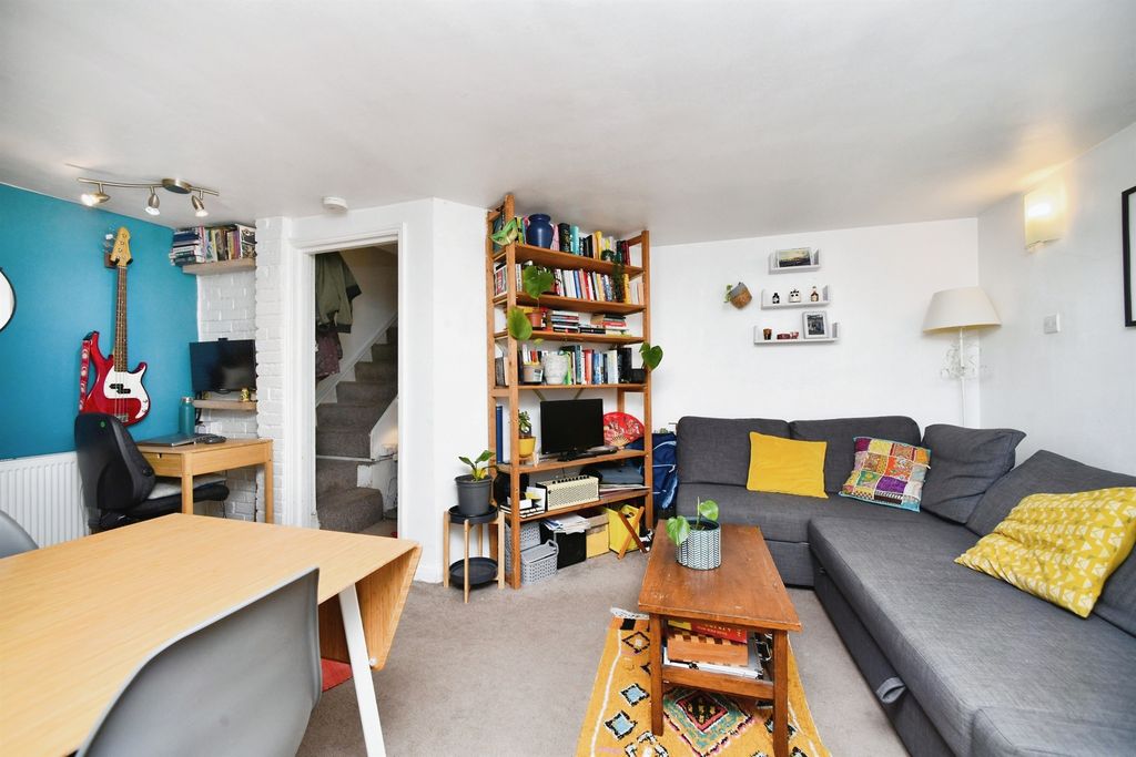 Property photo 3 of 17