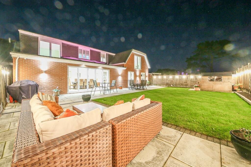 Property photo 1 of 73 4251770