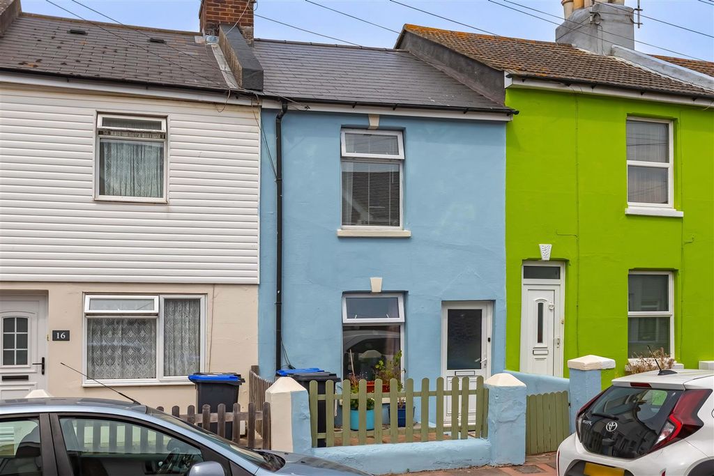 Property photo 1 of 8 Howard St_15.Jpg