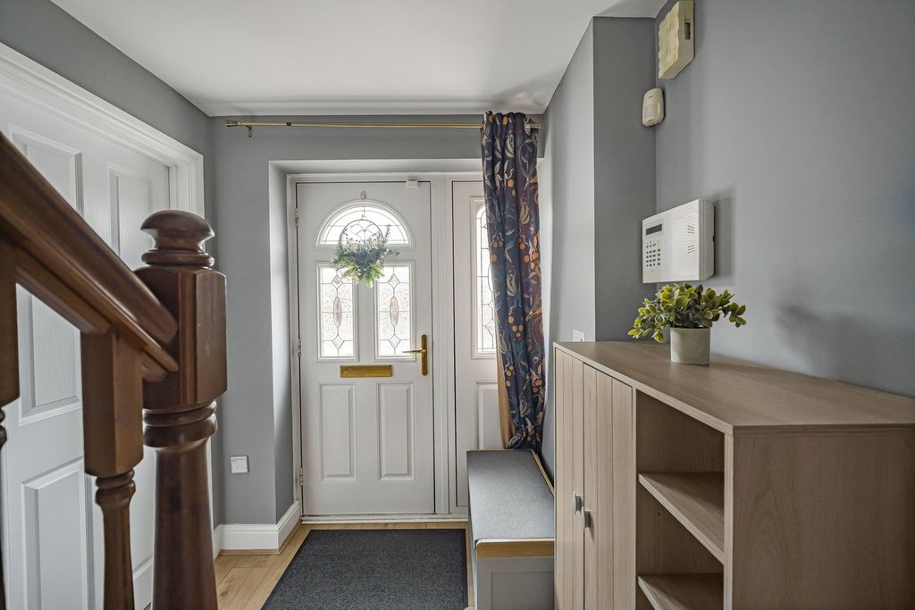 Property photo 3 of 46