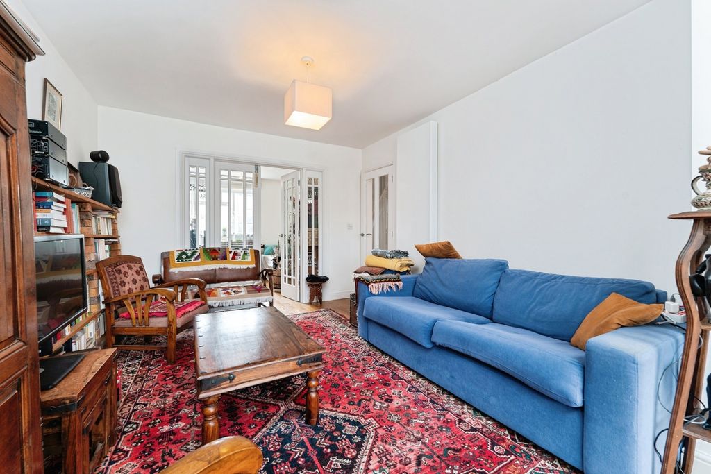 Property photo 2 of 32 Pbox-Img.Jpg