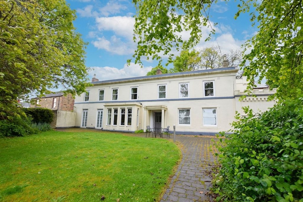 Property photo 1 of 12 External