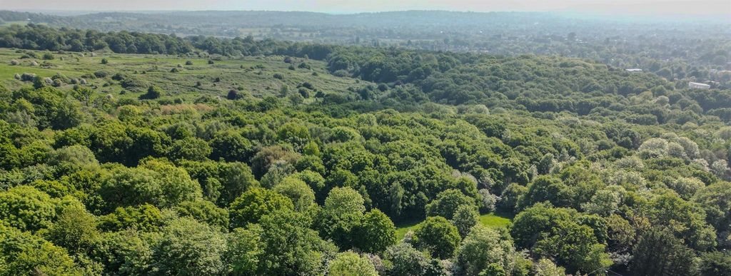 Property photo 1 of 2