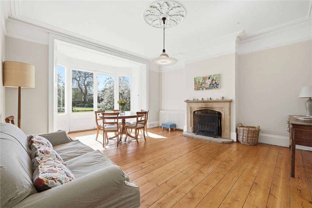 Property photo 3 of 19 Dining Room